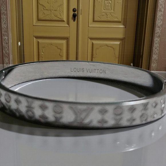 Silver Patterned Bracelet - Picture 3 of 9